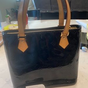 LV Houston in black vernis